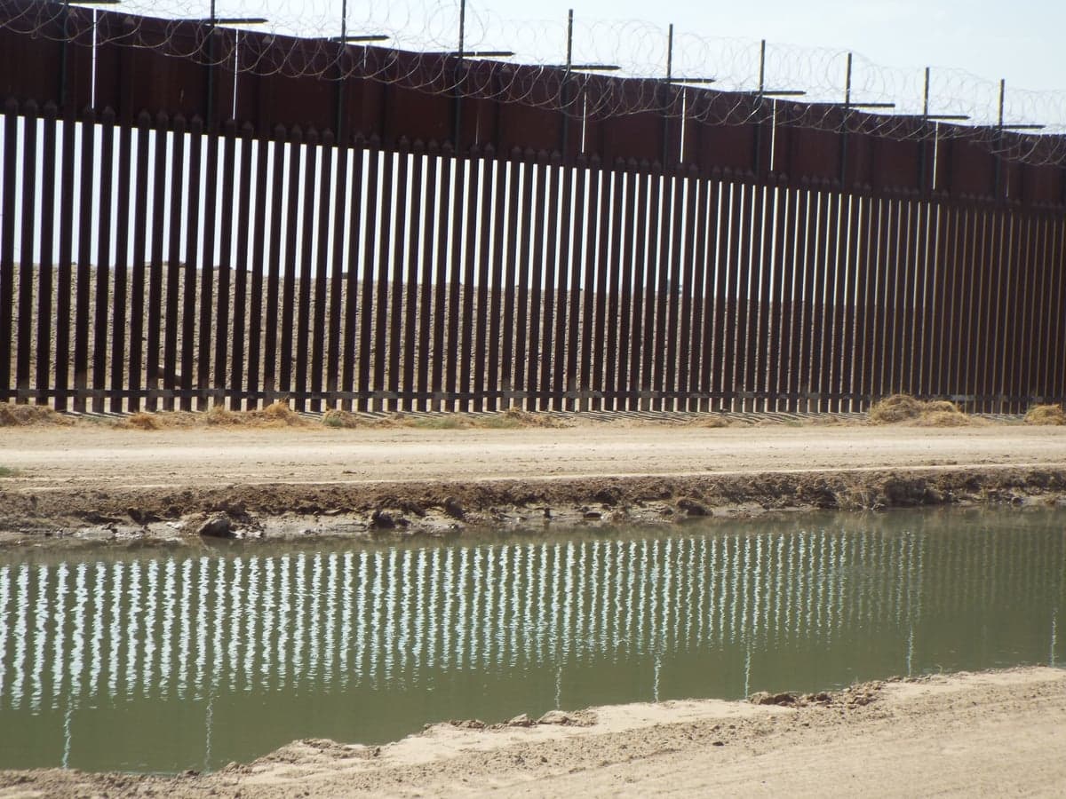 San Luis, AZ
